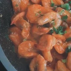 蒜香茄汁虾的做法-咸鲜味炒菜谱