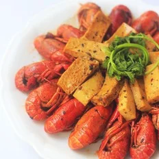 千叶豆腐焖小龙虾的做法-麻辣味焖菜谱