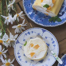 黄桃千层蛋糕卷的做法-甜味烘焙菜谱