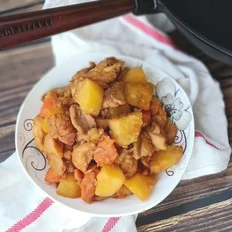 鸡腿炖土豆的做法-酱香味炖菜谱
