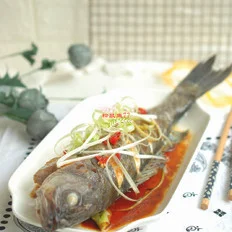 清蒸鲈鱼的做法-家常味蒸菜谱