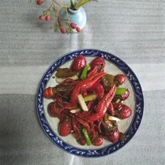 酸菜小龙虾的做法-蒜香味炒菜谱