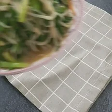 韭菜炒豆芽的做法-家常味炒菜谱