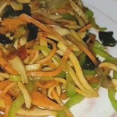 鸡腿菇炒三丝的做法-鱼香味炒菜谱
