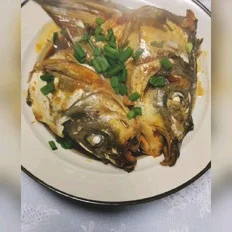 红烧草鱼头的做法-家常味煮菜谱