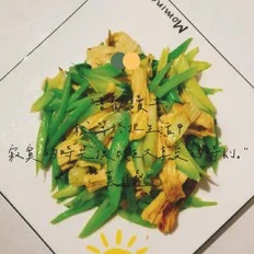 芹菜炒腐竹的做法-家常味炒菜谱