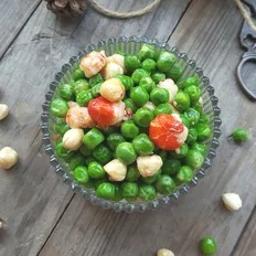 豌豆榛子小龙虾球的做法-家常味炒菜谱