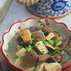 香菇冻豆腐焖牛肉丸的做法-家常味煮菜谱