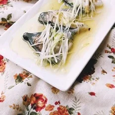 葱油海参斑的做法-咸鲜味蒸菜谱