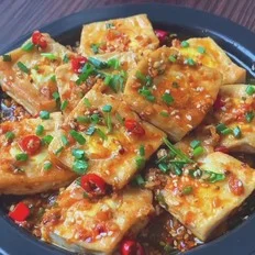 烧烤味豆腐煎蛋的做法-家常味炒菜谱