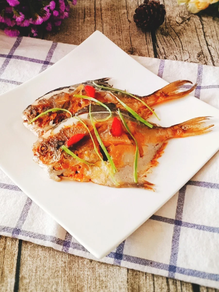 香煎鲳鱼的做法-咸鲜味煎菜谱