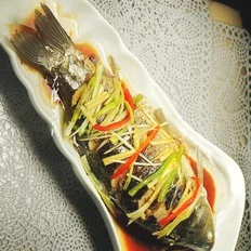 清蒸鲤鱼的做法-咸鲜味蒸菜谱