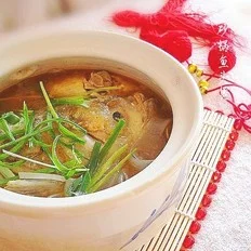 砂锅鱼头煲的做法-咸鲜味煮菜谱