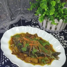 回锅肉炖鲫鱼的做法-家常味炖菜谱