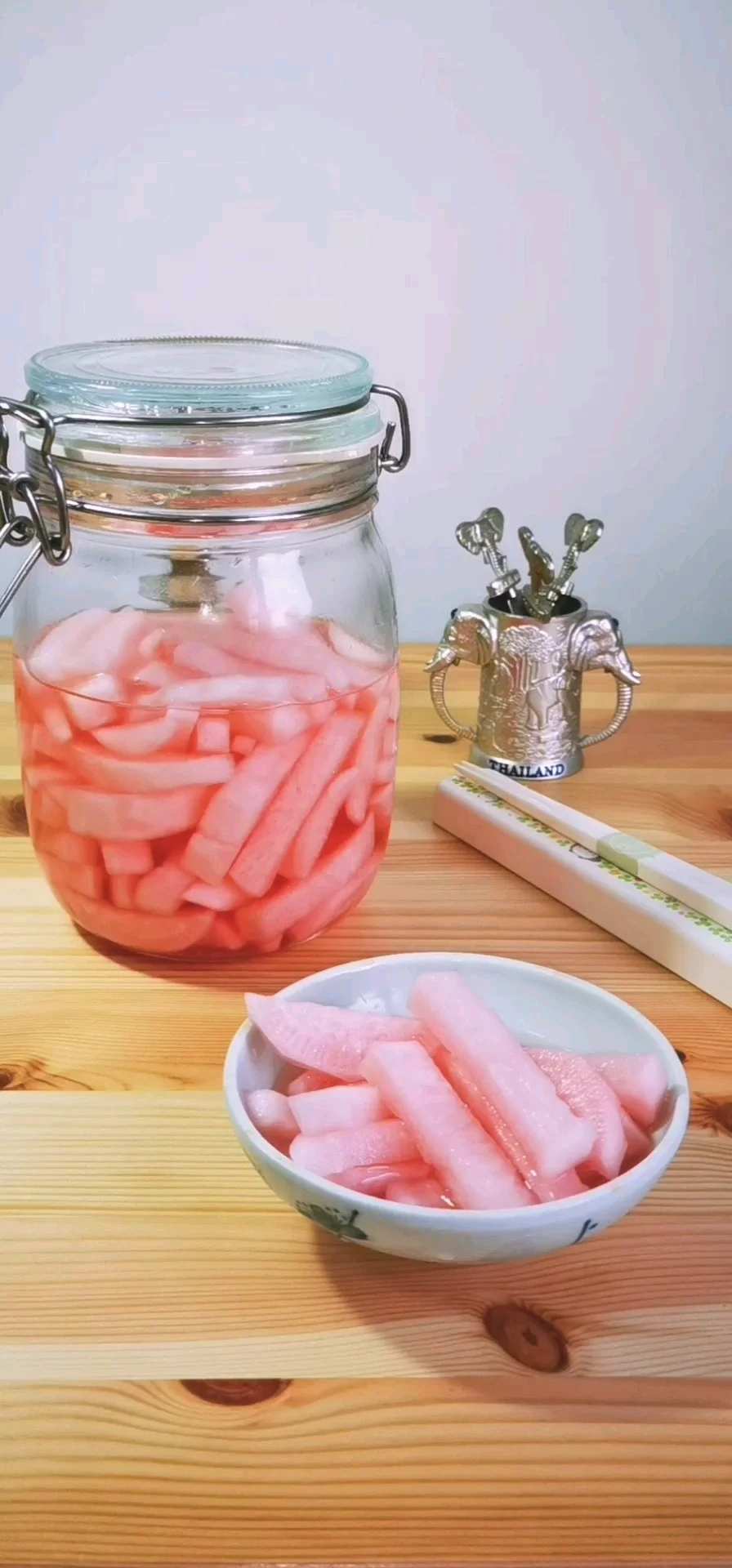 春天里要做好看的泡菜—胭脂萝卜的做法-酸甜味腌菜谱