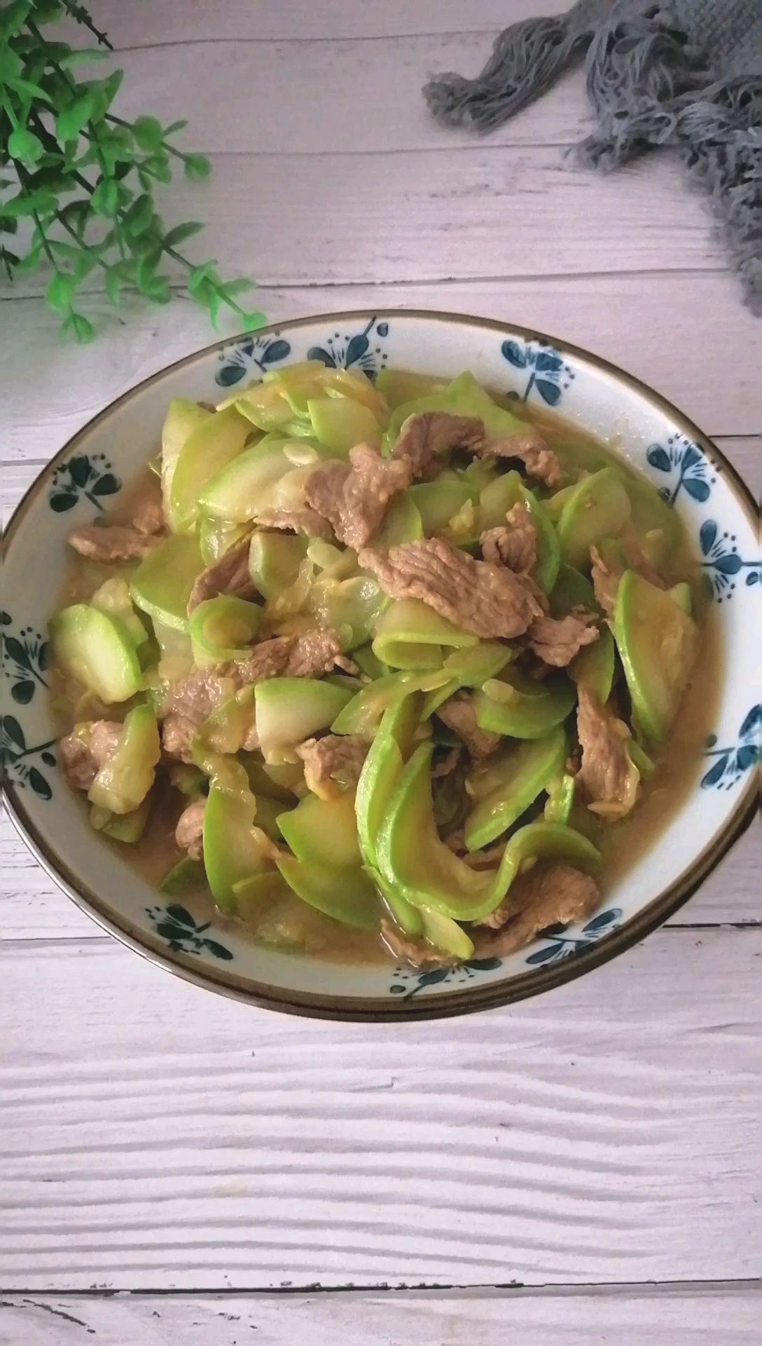 西葫芦炒肉片的做法-家常味炒菜谱