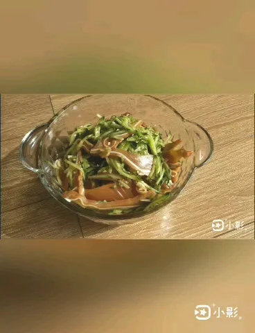 黄瓜猪耳的做法-家常味拌菜谱