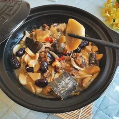 鸡腿菇炖甲鱼煲的做法-咸鲜味炖菜谱