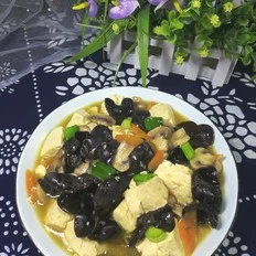 木耳口蘑熘豆腐的做法-家常味熘菜谱