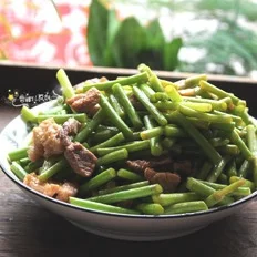 炒蒜苔的做法-咸鲜味炒菜谱