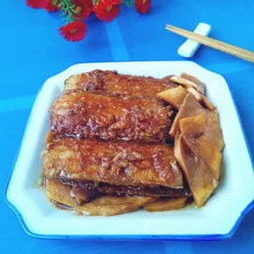 杏鲍菇烧带鱼的做法-咸鲜味烧菜谱