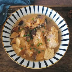 香菇豆腐炖草鱼的做法-咸鲜味炖菜谱