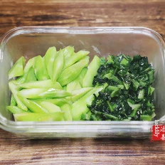 绿色开工便当——莴笋双炒的做法-家常味炒菜谱