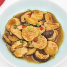 蚝油焖双菇丨这两种素菜放到一起炒一炒，比肉还香的作法-家常味烧菜谱