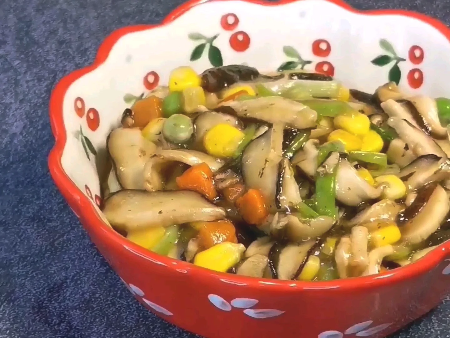 香菇炒杂蔬的做法-家常味炒菜谱