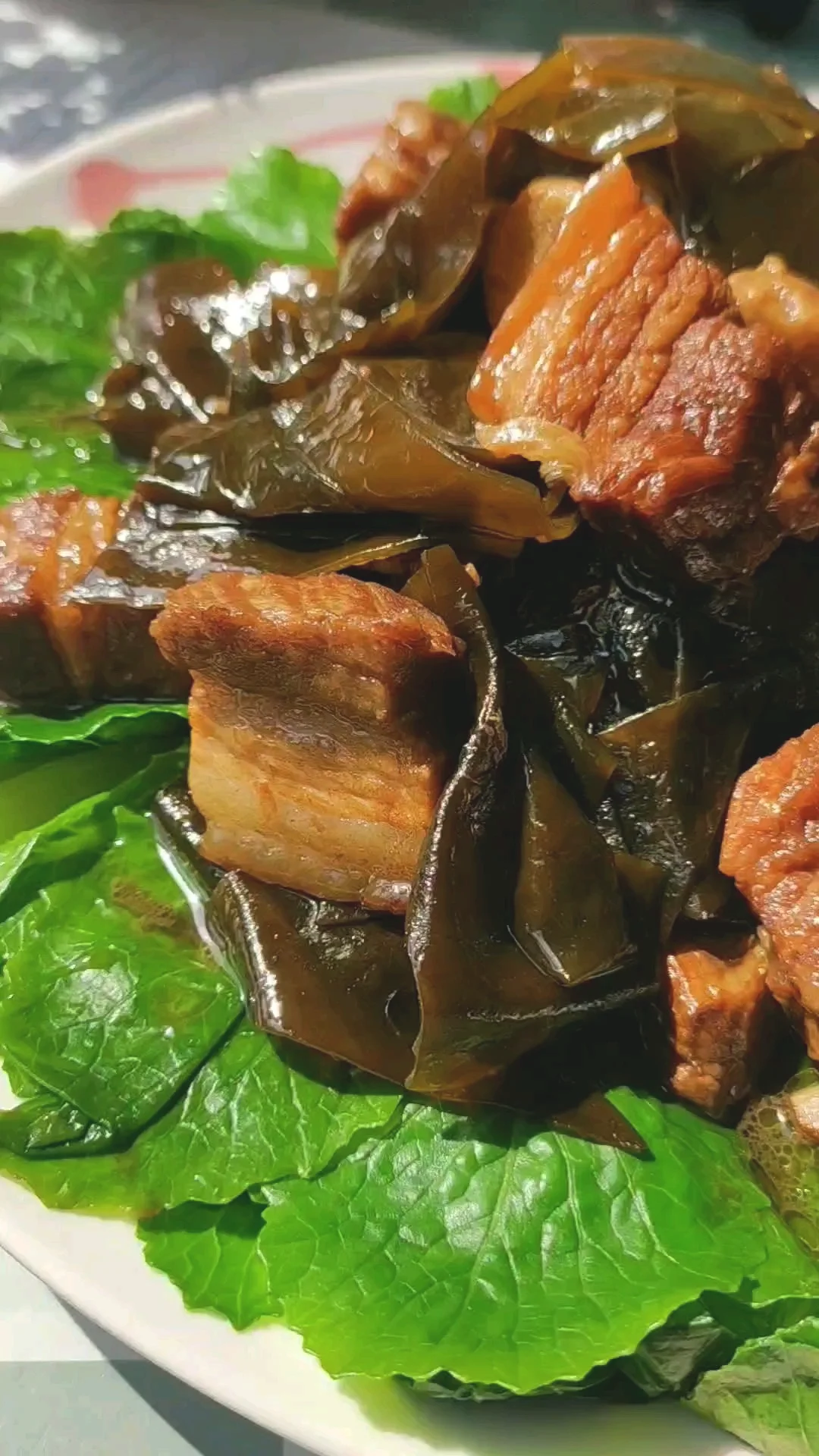 红烧肉炖海带的做法-咸鲜味炖菜谱