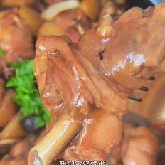 鲜香下饭的马铃薯焖鸡腿的做法-家常味焖菜谱