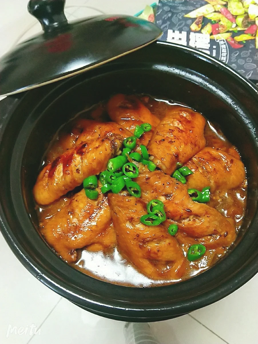 葡萄酒砂锅鸡翅煲的作法-咸鲜味炖菜谱