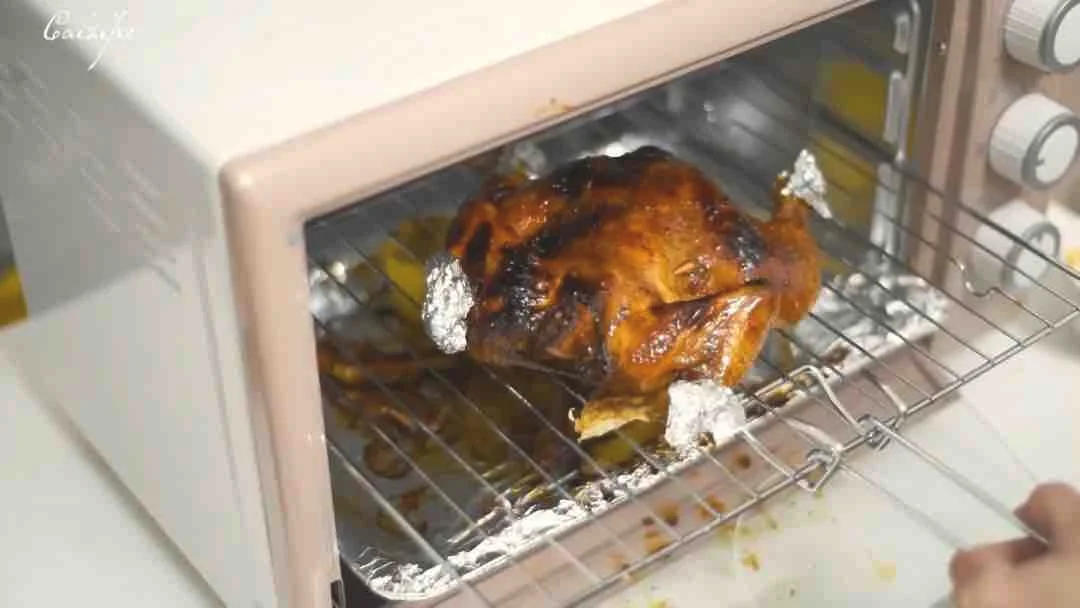 烤箱烤全鸡的做法-酱香味烤菜谱