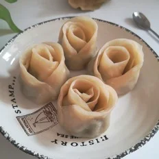 玫瑰花蒸饺，美味简单，形状似花，上桌就抢光的做法-咸鲜味蒸菜谱