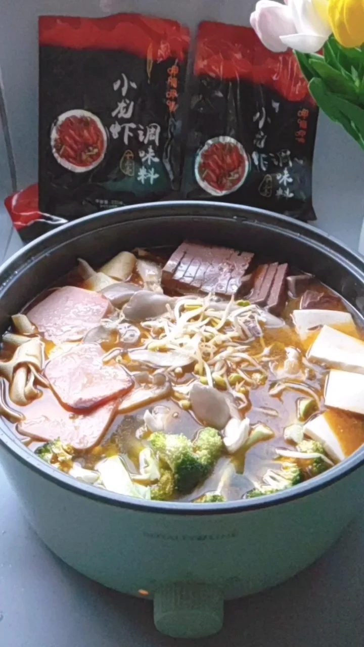 小龙虾香辣暖锅的做法-香辣味煮菜谱