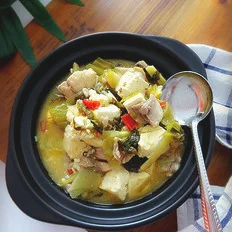 酸菜鱼炖豆腐的作法-咸鲜味煮菜谱