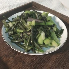 清炒红菜苔的作法-家常味炒菜谱