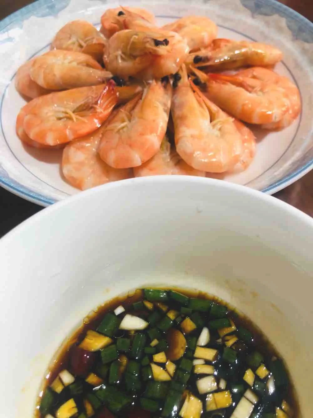 白灼虾的做法-咸鲜味煮菜谱