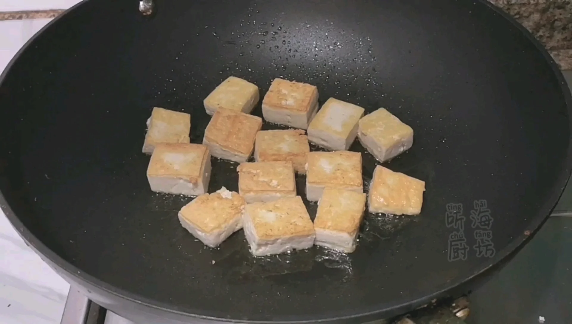 开胃又下饭的茄汁豆腐的做法-酸甜味煎菜谱