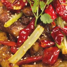干锅鸡怎样做才能又香又入味，这个方法收的做法-麻辣味炸菜谱