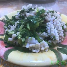 韭菜炒鱿鱼花的做法-咸鲜味炒菜谱