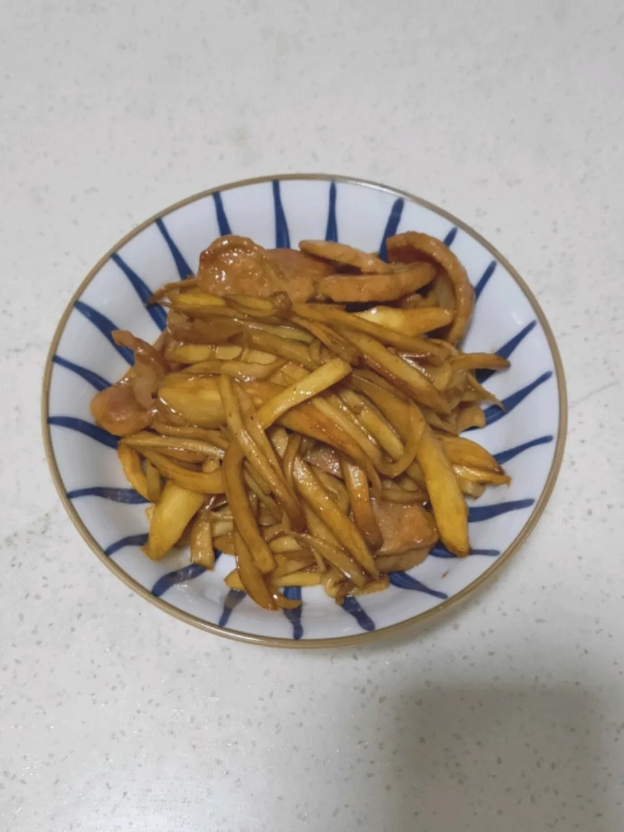 杏鲍菇炒肉肠的做法-咸鲜味炒菜谱