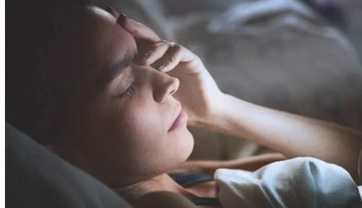 睡前最伤身体的三大习惯
