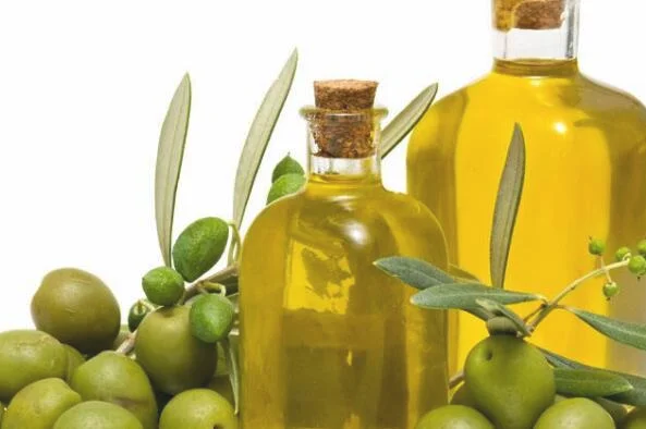 怎样吃食用橄榄油　食用橄榄油的适当吃法