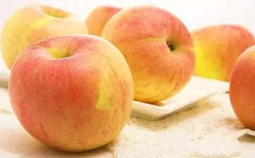 吃苹果果核等于吃毒药吗