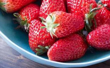 如何辨别草莓有没有打膨大剂