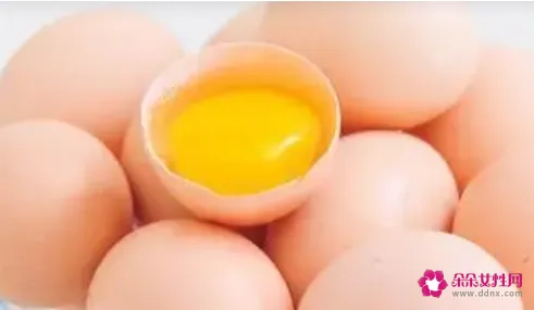 鸡蛋和什么食物搭配最好