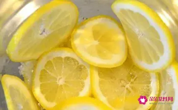 干柠檬片泡水的功效与作用