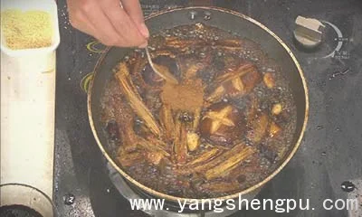 香菇烧腐竹的做法